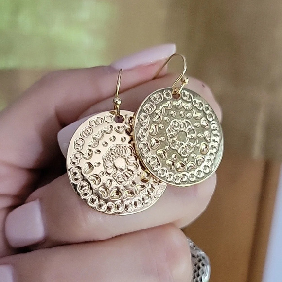 Zara Jewelry - 🔥LAST PAIR🔥 Hammered Texture Medallion Drop Earrings